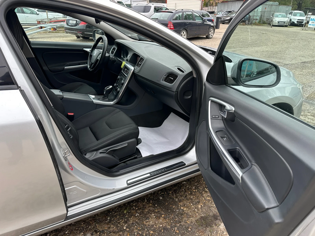 Volvo V60 2.0/D3 - автомобили, коли, обяви за нови и употребявани 14