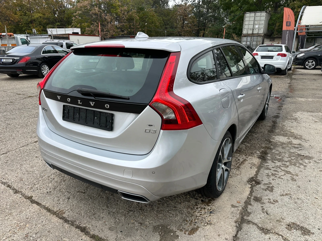 Volvo V60 2.0/D3 - автомобили, коли, обяви за нови и употребявани 4