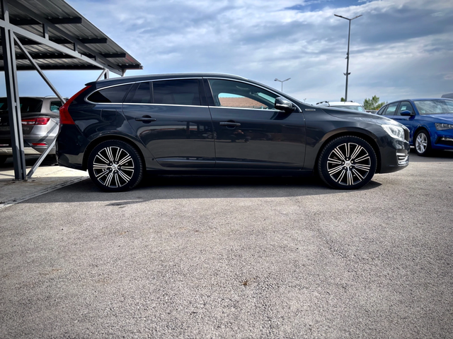 Volvo V60 - автомобили, коли, обяви за нови и употребявани 3