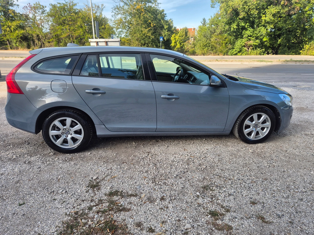 Volvo V60 2.0D 163k.s - автомобили, коли, обяви за нови и употребявани 3