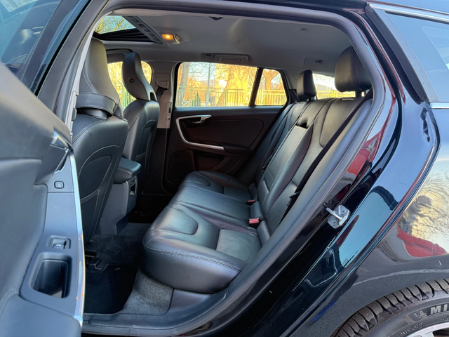 Volvo V60 2.4* PLUG-IN-HYB* 4х4* ПОДГРЕВ* АВТОПИЛОТ* ШИБИДАХ - автомобили, коли, обяви за нови и употребявани 11