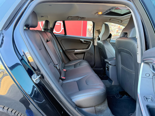 Volvo V60 2.4* PLUG-IN-HYB* 4х4* ПОДГРЕВ* АВТОПИЛОТ* ШИБИДАХ - автомобили, коли, обяви за нови и употребявани 12