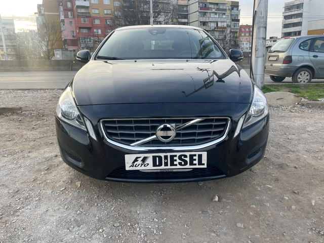 Volvo V60 2.0D3-AVTOMAT - автомобили, коли, обяви за нови и употребявани 11