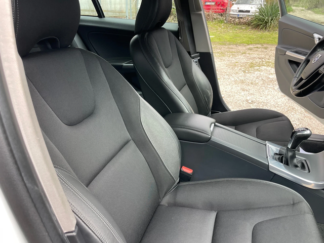 Volvo V60 2.0TDI-150-FEIS-ITALIA - автомобили, коли, обяви за нови и употребявани 5