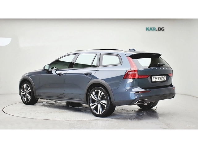 Volvo V60 Cross Country T5 Pro AWD - автомобили, коли, обяви за нови и употребявани 1