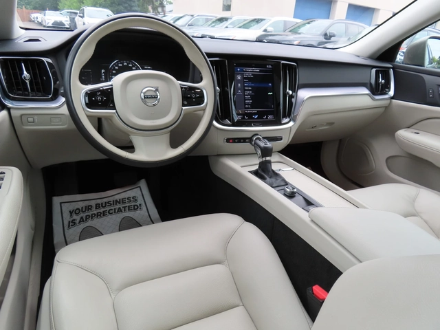 Volvo V60 T5 Momentum - автомобили, коли, обяви за нови и употребявани 7
