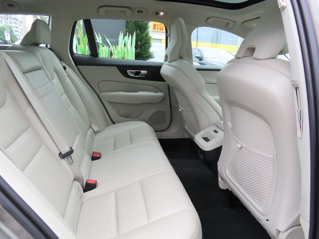 Volvo V60 T5 Momentum - автомобили, коли, обяви за нови и употребявани 8
