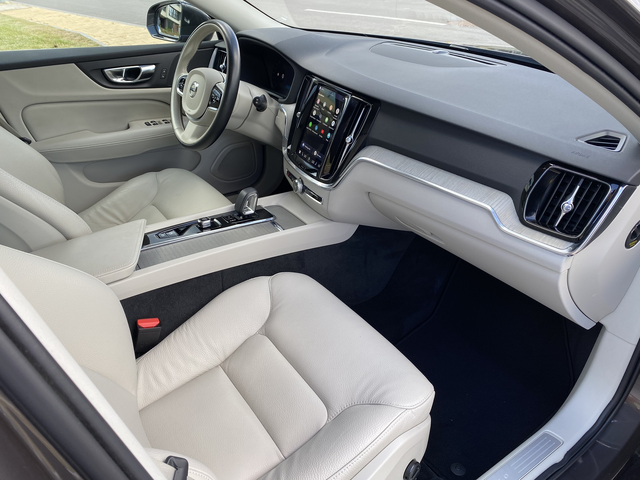Volvo V60 B4 / Start/ DCT 7/ НАЛИЧЕН ! - автомобили, коли, обяви за нови и употребявани 10