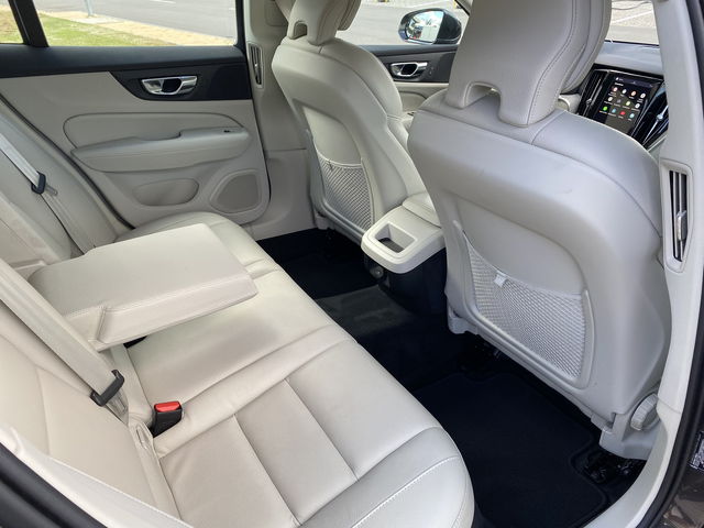 Volvo V60 B4 / Start/ DCT 7/ НАЛИЧЕН ! - автомобили, коли, обяви за нови и употребявани 12