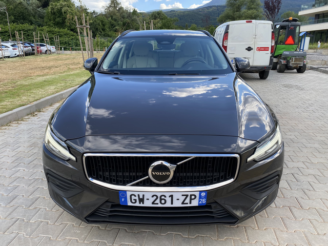 Volvo V60 B4 / Start/ DCT 7/ НАЛИЧЕН ! - автомобили, коли, обяви за нови и употребявани 1