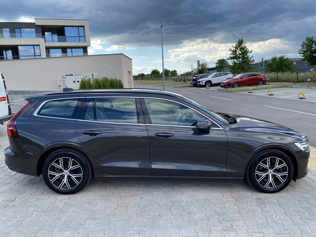 Volvo V60 B4 / Start/ DCT 7/ НАЛИЧЕН ! - автомобили, коли, обяви за нови и употребявани 3