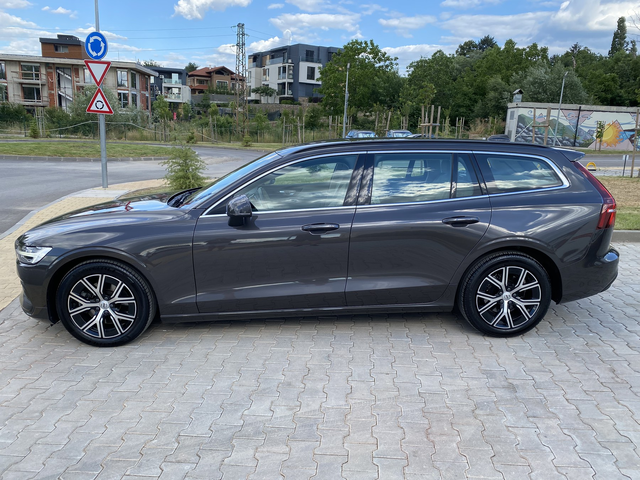 Volvo V60 B4 / Start/ DCT 7/ НАЛИЧЕН ! - автомобили, коли, обяви за нови и употребявани 7
