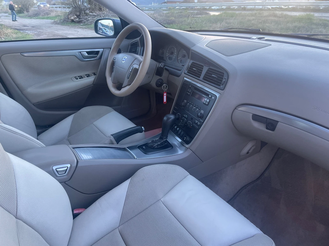 Volvo V70 2.4TDI-185-AVTOMAT-ITALIA - автомобили, коли, обяви за нови и употребявани 4