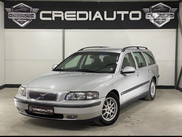 Volvo V70 2.4 - автомобили, коли, обяви за нови и употребявани 0