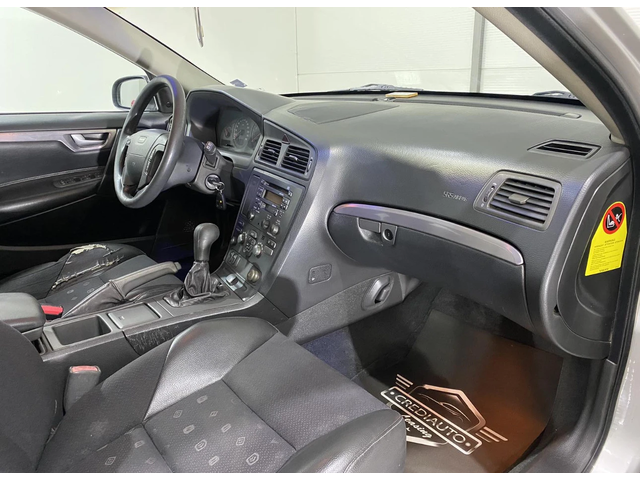 Volvo V70 2.4 - автомобили, коли, обяви за нови и употребявани 9