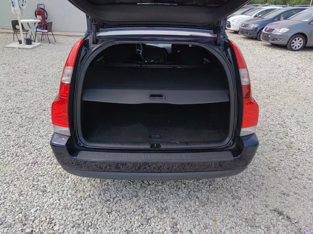 Volvo V70 2.4d D5* NOVA* UNIKAT - автомобили, коли, обяви за нови и употребявани 13