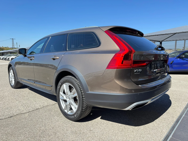 Volvo V90 Cross Country 2.0D-D4-AWD-PILOT ASSIST-ПОДГРЕВ-ПАНОРАМА-TOP - автомобили, коли, обяви за нови и употребявани 3