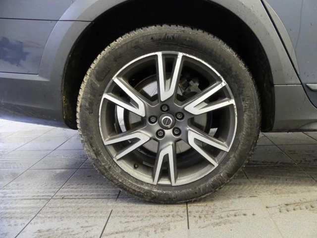 Volvo V90 Cross Country D5 AWD - автомобили, коли, обяви за нови и употребявани 3