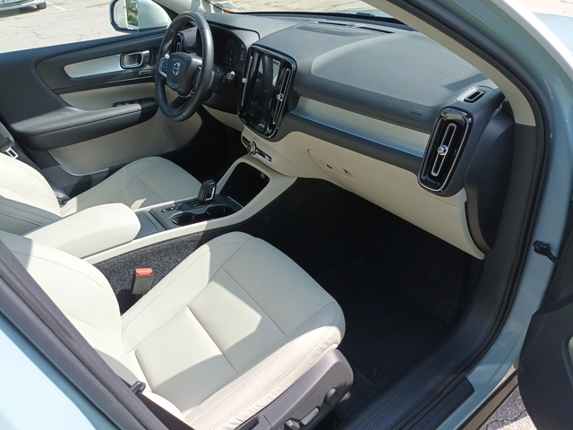 Volvo XC40 AWD/KEYLESS/360 КАМЕРА - автомобили, коли, обяви за нови и употребявани 7