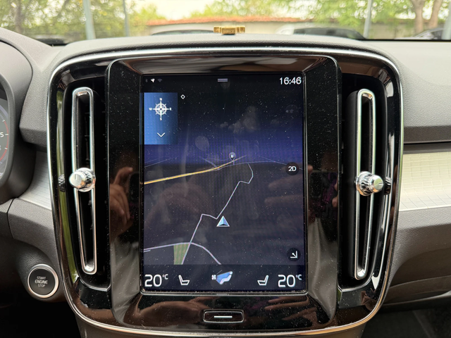 Volvo XC40 D4 AWD - автомобили, коли, обяви за нови и употребявани 13