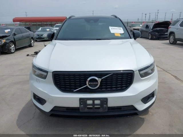 Volvo XC40 T5* R-DESIGN* АВТО КРЕДИТ - автомобили, коли, обяви за нови и употребявани 1