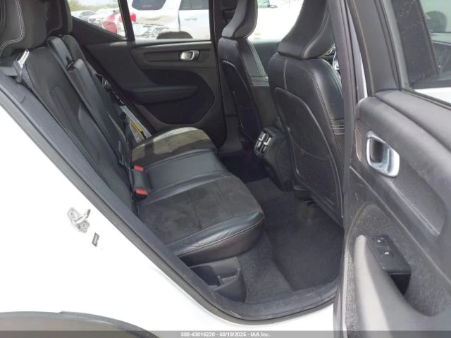 Volvo XC40 T5* R-DESIGN* АВТО КРЕДИТ - автомобили, коли, обяви за нови и употребявани 8