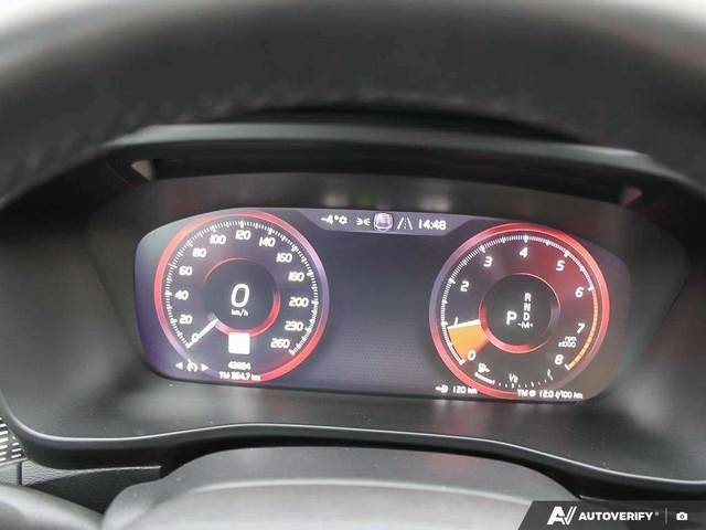 Volvo XC40 * R Design * CARFAX * ЦЕНА ДО БГ - автомобили, коли, обяви за нови и употребявани 11