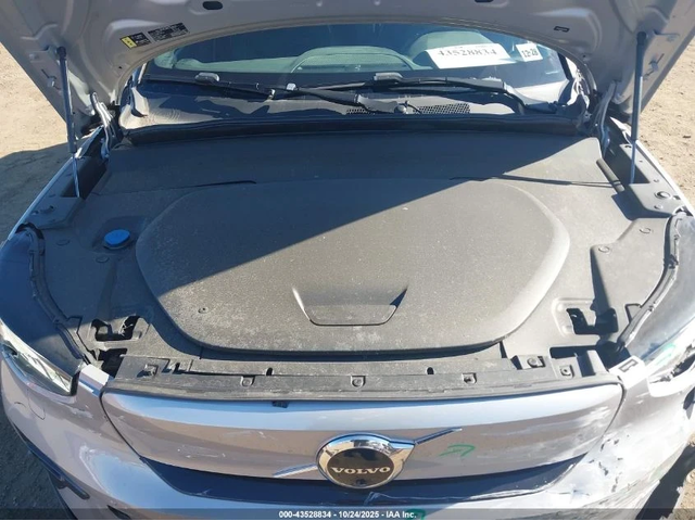 Volvo XC40 RECHARGE PURE ELECTRIC TWIN ULTIMATE - автомобили, коли, обяви за нови и употребявани 8