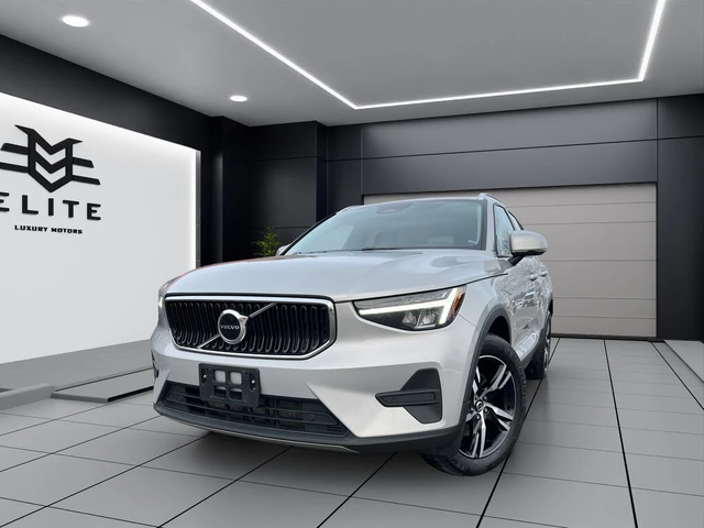 Volvo XC40 B5 Core AWD - автомобили, коли, обяви за нови и употребявани 1