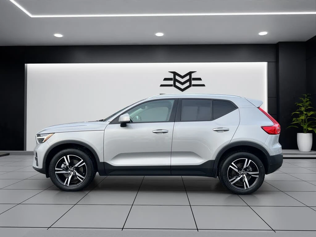 Volvo XC40 B5 Core AWD - автомобили, коли, обяви за нови и употребявани 3