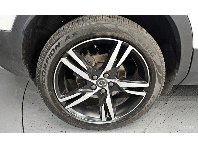 Volvo XC40 * T4* R-DESIGN* КОЖА* ПОДГРЕВ* TOP* - автомобили, коли, обяви за нови и употребявани 4