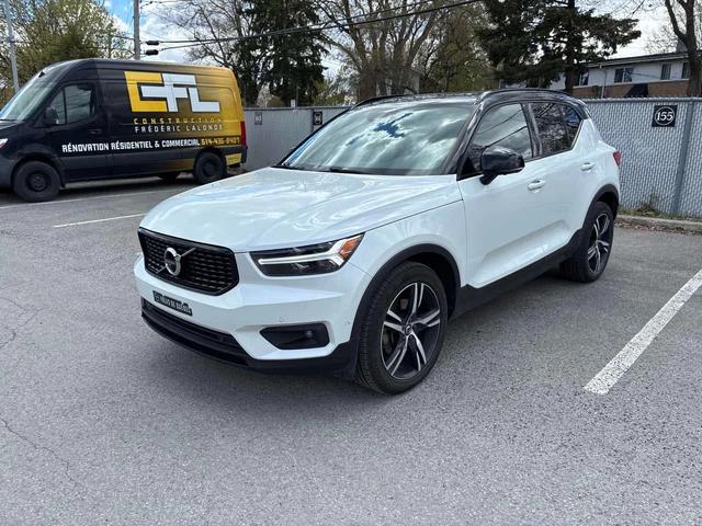 Volvo XC40 | R Design | ДВА КЛЮЧА | ПАНОРАМА | ПОДГРЕВ | - автомобили, коли, обяви за нови и употребявани 0