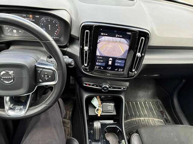 Volvo XC40 | R Design | ДВА КЛЮЧА | ПАНОРАМА | ПОДГРЕВ | - автомобили, коли, обяви за нови и употребявани 8