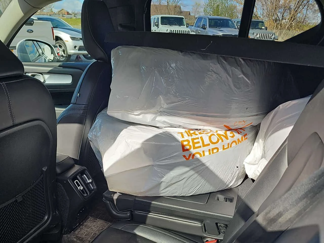 Volvo XC40 * Momentum * 360 * КОМПЛЕКТ ДЖАНТИ * ПОДГРЕВ * NAV - автомобили, коли, обяви за нови и употребявани 9