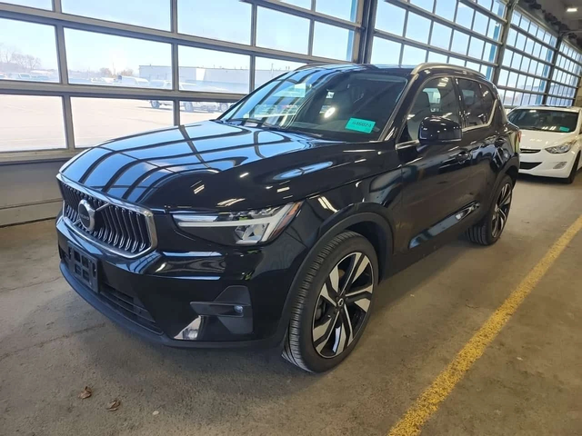 Volvo XC40 PLUS BRIGHT THEME| ПАМЕТ| ПАНОРАМА| 2 КЛЮЧА| - автомобили, коли, обяви за нови и употребявани 0