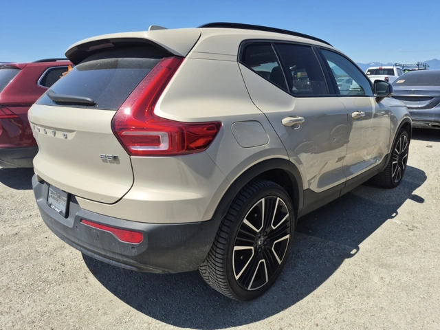 Volvo XC40 2025 Volvo XC40 ULTRA DARK THEME - автомобили, коли, обяви за нови и употребявани 2