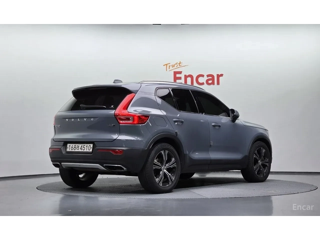 Volvo XC40 T4 AWD / INSCRIPTION / HARMAN-KARDON / 360 / PANO - автомобили, коли, обяви за нови и употребявани 1