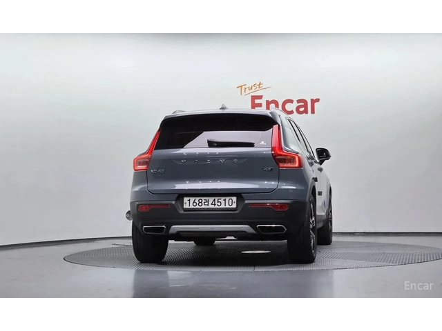 Volvo XC40 T4 AWD / INSCRIPTION / HARMAN-KARDON / 360 / PANO - автомобили, коли, обяви за нови и употребявани 3