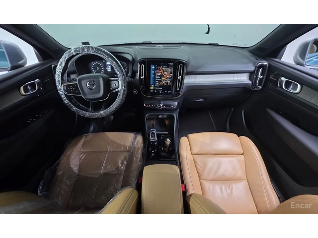 Volvo XC40 T4 AWD / INSCRIPTION / HARMAN-KARDON / 360 / PANO - автомобили, коли, обяви за нови и употребявани 5