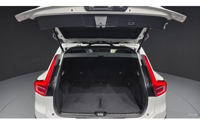 Volvo XC40 B4* ULTRA BRIGHT* 360* PANORAMA* ПОДГРЕВ* - автомобили, коли, обяви за нови и употребявани 16