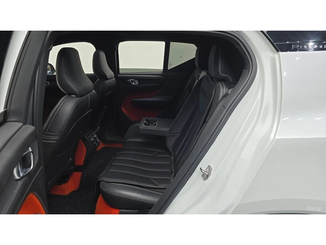 Volvo XC40 T4* R-Design* КОЖА* ПОДГРЕВ* ПАНО* КАМЕРА* - автомобили, коли, обяви за нови и употребявани 10