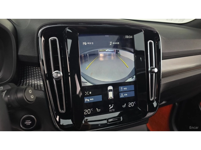 Volvo XC40 T4* R-Design* КОЖА* ПОДГРЕВ* ПАНО* КАМЕРА* - автомобили, коли, обяви за нови и употребявани 13