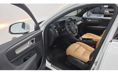 Volvo XC40 B4 Inscription* КОЖА* НАВИ* ПАНО* 360 - автомобили, коли, обяви за нови и употребявани 7