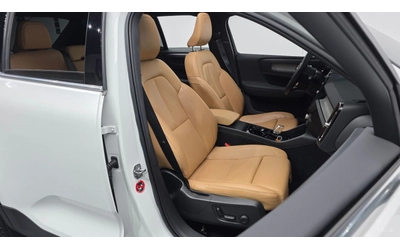 Volvo XC40 B4 Inscription* КОЖА* НАВИ* ПАНО* 360 - автомобили, коли, обяви за нови и употребявани 9
