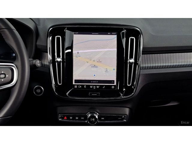 Volvo XC40 B4 Black Edition* КОЖА* НАВИ* ПАНО* 360 - автомобили, коли, обяви за нови и употребявани 13