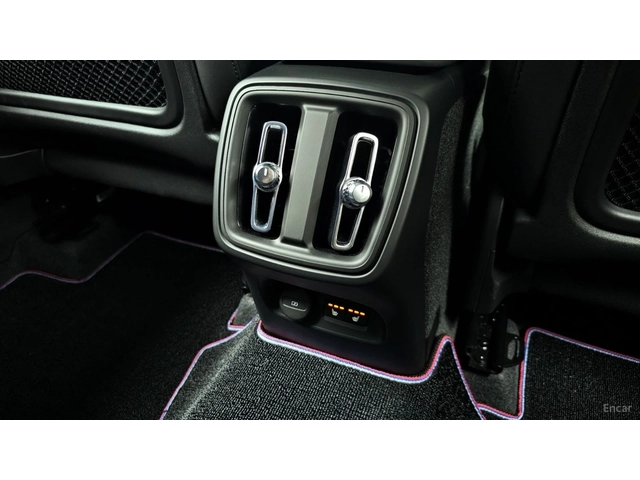 Volvo XC40 B4 Black Edition* КОЖА* НАВИ* ПАНО* 360 - автомобили, коли, обяви за нови и употребявани 16