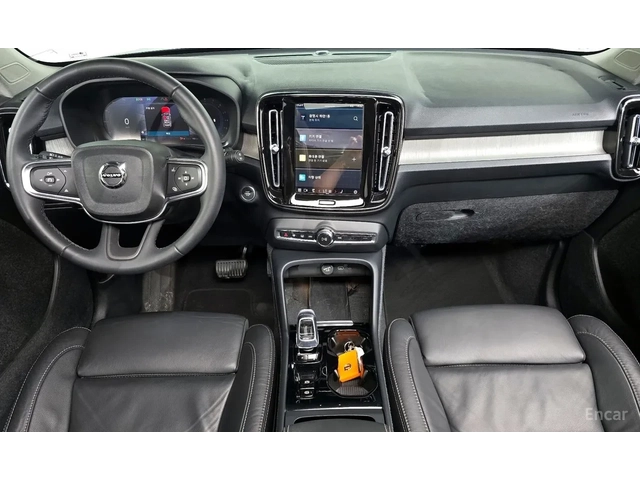 Volvo XC40 B4* ULTIMATE BRIGHT* AWD* PANO* 360 - автомобили, коли, обяви за нови и употребявани 5