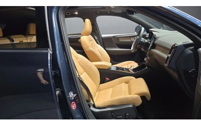 Volvo XC40 B4 Inscription | 360  | Adaptive Cruise | Panorami - автомобили, коли, обяви за нови и употребявани 8