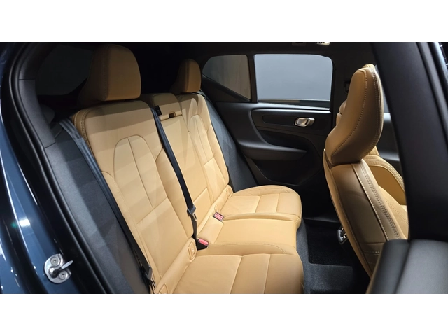 Volvo XC40 B4 Inscription | 360  | Adaptive Cruise | Panorami - автомобили, коли, обяви за нови и употребявани 9