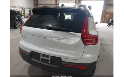 Volvo XC40 RECHARGE PURE ELECTRIC P8 TWIN ULTIMATE - автомобили, коли, обяви за нови и употребявани 16